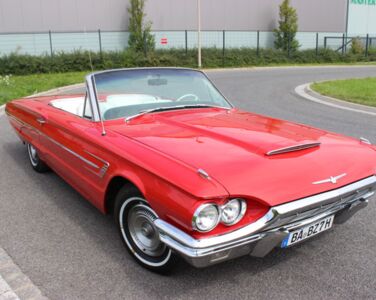 Ford Thunderbird Oldtimer in rot mieten Nürnberg und Franken