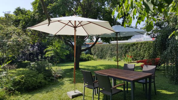 Runde Sonnenschirme mieten für Ihr Event in Franken