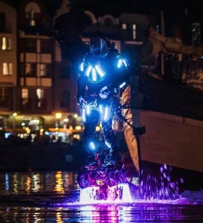 Show act Flyboard für die Nacht mit LED - Waterman