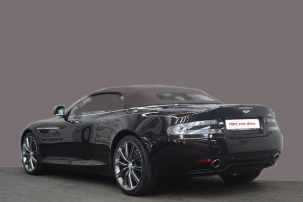 Aston Martin DB9 Volante schwarz fahren in Nürnberg