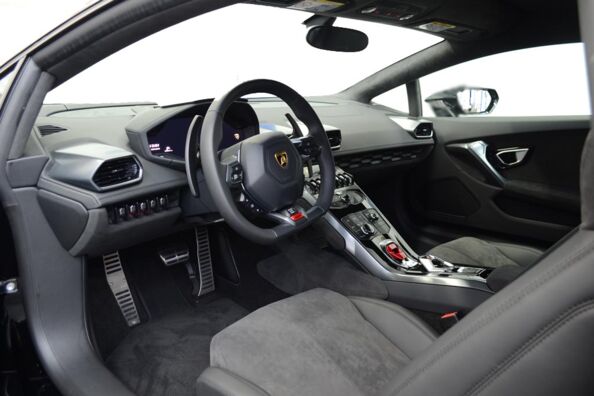 Lamborghini Hurácan LP 610-4 weiß mieten in Nürnberg