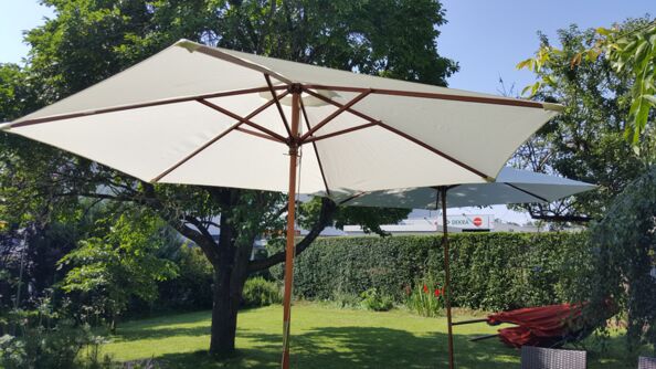 Runde Sonnenschirme mieten für Ihr Event in Fürth