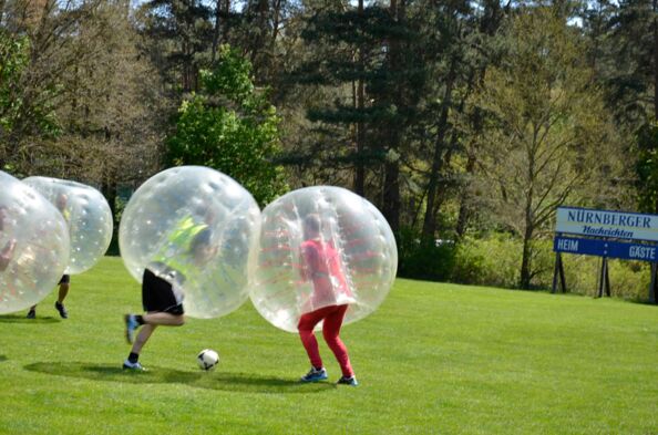 Bubble Fussball als Firmen-Event im Winter in Erlangen